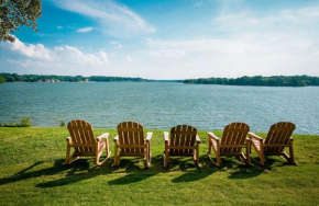 Lakefront Property Studio with Private Porch #39 at Long Cove Resort, Charlotte